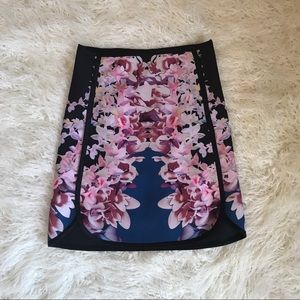 🚨Cynthia Rowley Blue Lei Bonded Slim Skirt🚨